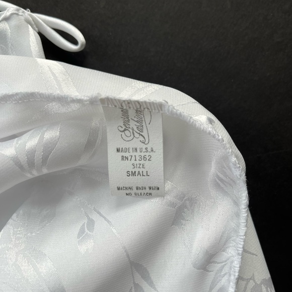 SENSUAL FASHION 80s/90s 1pc LINGERIE NIGHTIE WITH BELT SIZE SMALL - Picture 14 of 15